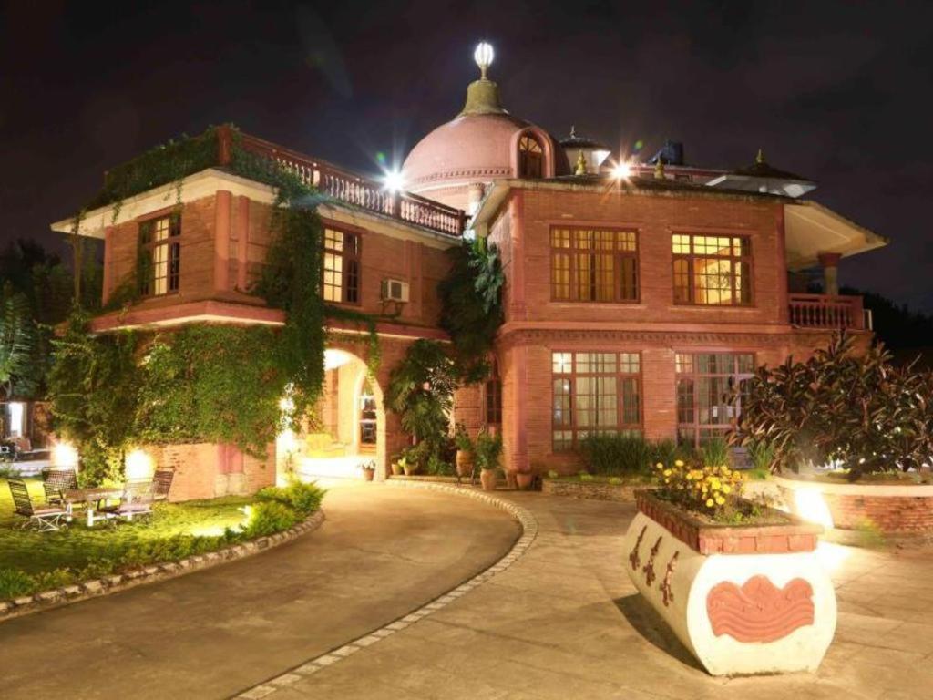 Grand Norling Hotel'S Resort Kathmandu Esterno foto