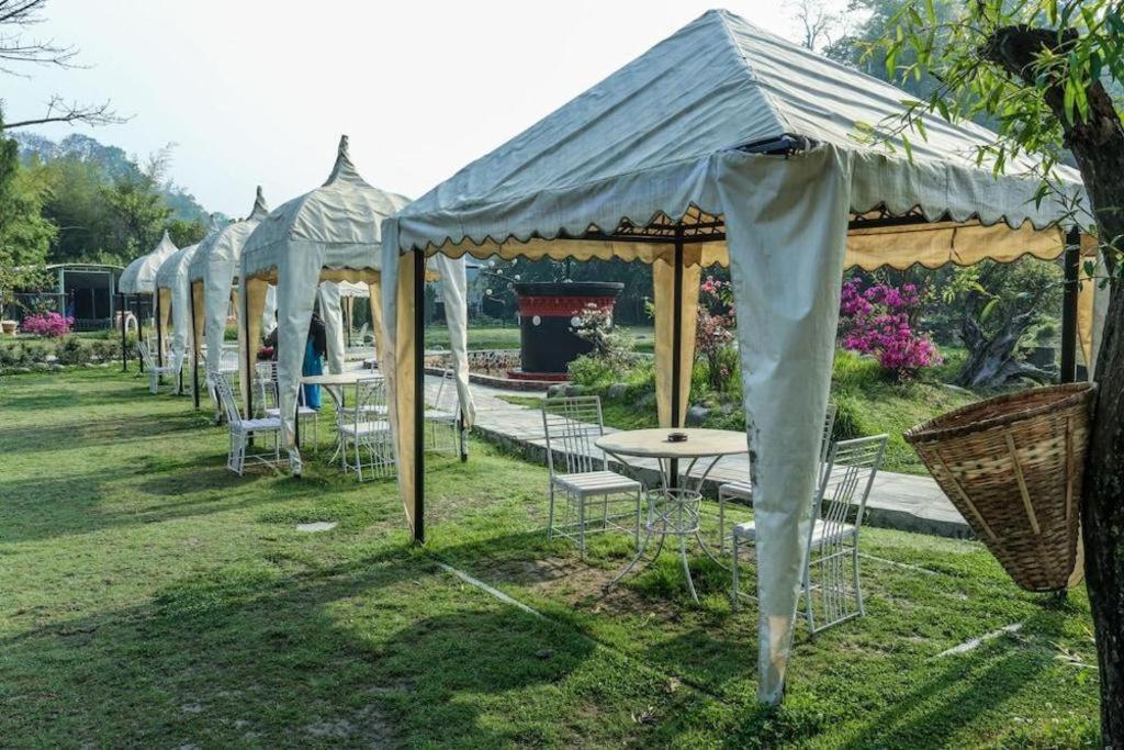 Grand Norling Hotel'S Resort Kathmandu Esterno foto